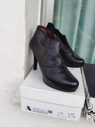 Botines de tacón alto Kaiser negros Talla 38