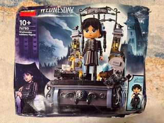 LEGO 76780 Mercoledì Addams Figure