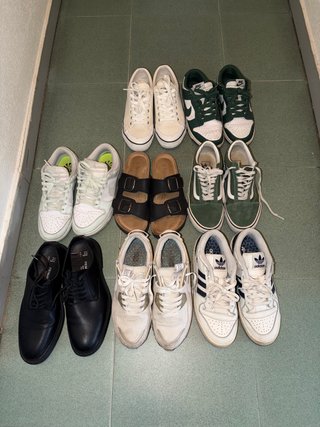 Lote de 8 pares de zapatillas y calzado