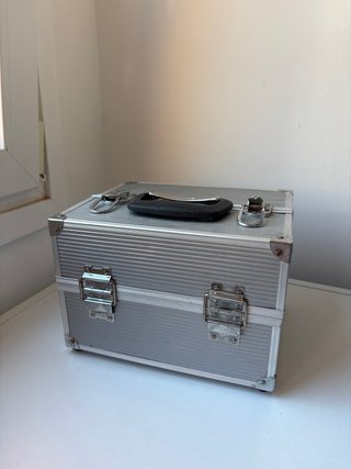 Caja de aluminio para maquillaje/productos