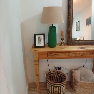 Lámpara de madera antigua torneada a mano