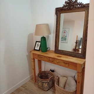 Lámpara de madera antigua torneada a mano