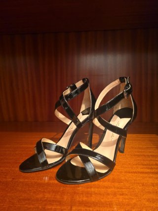 Sandalias de tacón negras