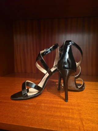 Sandalias de tacón negras