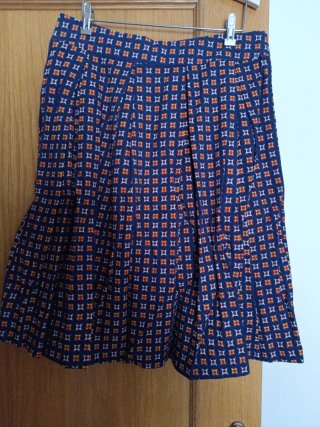 Falda de tablas estampada