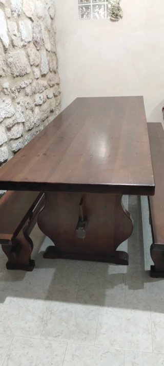 Mesa y bancos madera maciza comedor bodega