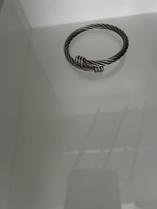 Pulsera plateada trenzada