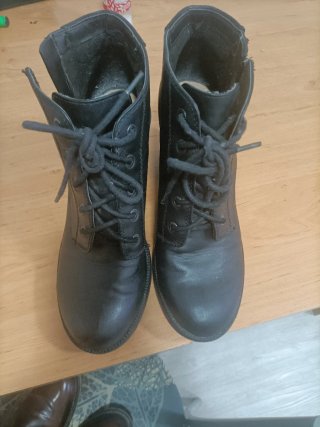 Botín mujer negro con cordones