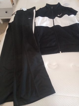 Chándal Nike Negro y Blanco