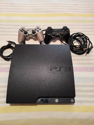 Consola PlayStation 3 con 2 mandos