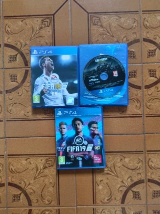 Lote 3 Juegos PS4 (FIFA 18, FIFA 19, Call of Duty)