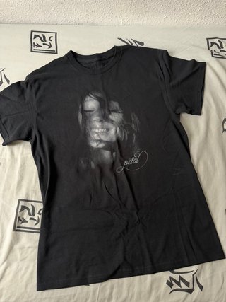 Ariana Grande Petal Camiseta Talla M