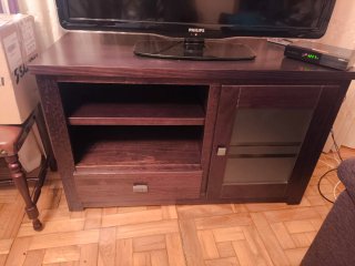 Mesa de TV de madera oscura