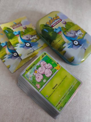 Lata vacia +50 Cartas bulk Pokémon 30 Aniversario