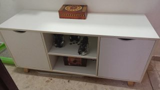 Mueble TV blanco y madera