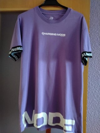 Camiseta hombre CHARGING MODE morada