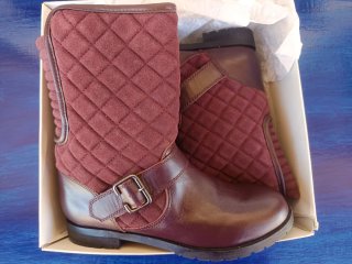 Botines Burdeos con Detalle Acolchado