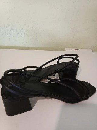 Sandalias de tacón negras