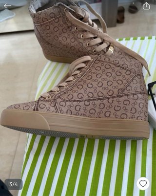 Botines Guess Beige con Logo