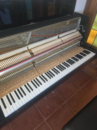Piano vertical SAUTER 108 – Negro brillante