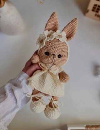 Muñeca Conejita de Crochet con Accesorios
