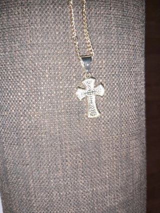 Cadena de bañada en oro 14k con cruz