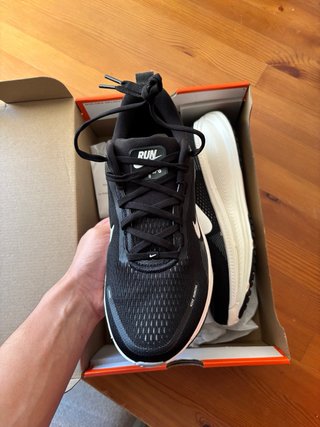 Nike Vomero 18 Talla 42