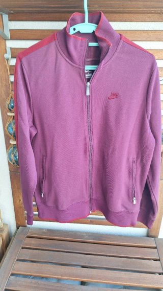 Sudadera Nike cremallera morada y roja
