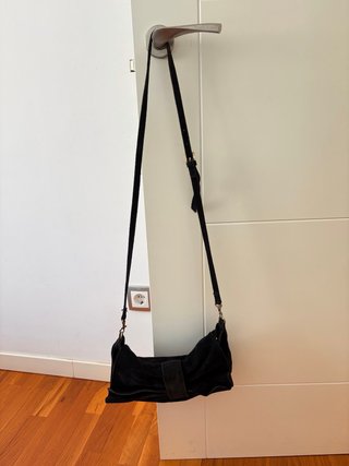 Bolso bandolera ante negro Mango