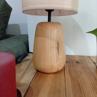 Lámpara de diseño en Madera Torneada artesanal