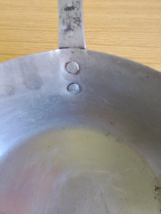 Cazo antiguo de hierro forjado artesanal
