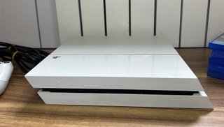Sony PS4 500GB Bianca + Controller + 5 Giochi