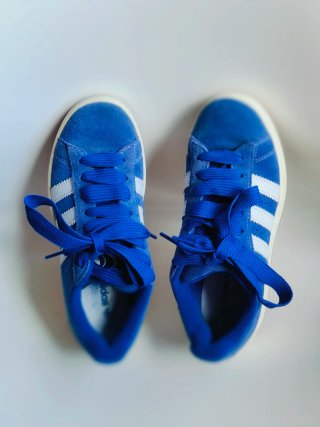 Adidas Campus Azul.