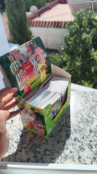 Caja de 330 Cartas de Fútbol