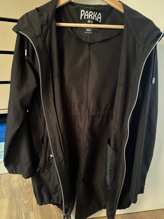 Parka fina con capucha