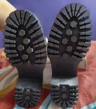 Botines negros tacón tachuelas y hebillas NUEVOS
