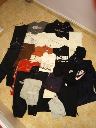 Lote de Ropa Variada de Marca