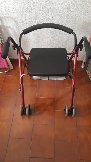 Andador para adultos con asiento
