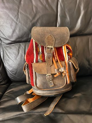 Mochila pequeña de piel