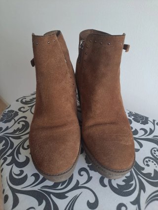 Botines de Ante Marrón con Cuña