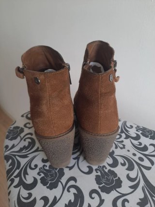 Botines de Ante Marrón con Cuña