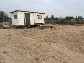 Alquilo 350metros y casa prefabricada