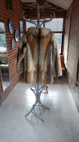 Chaquetón de pelo sintético modelo exclusivo
