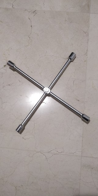 Llave de Cruz Plegable Cromo Vanadio