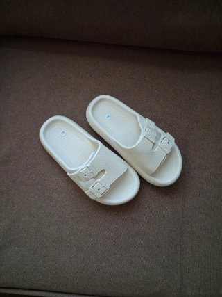 CHANCLAS CON HEBILLAS, MUJER