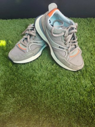 Zapatillas BOSS beige y naranja