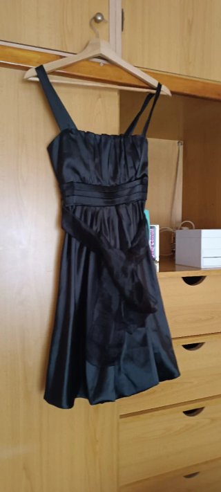 Vestido de fiesta satén negro