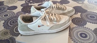 Nike Bambas Beige y Blancas