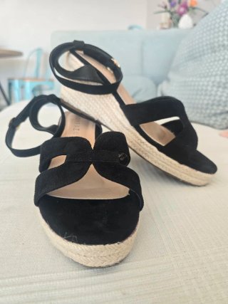 Sandalias de cuña negras Mari Paz Talla 40
