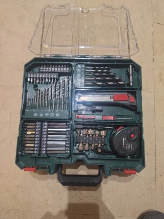 Maletín herramientas y atornillador a batería